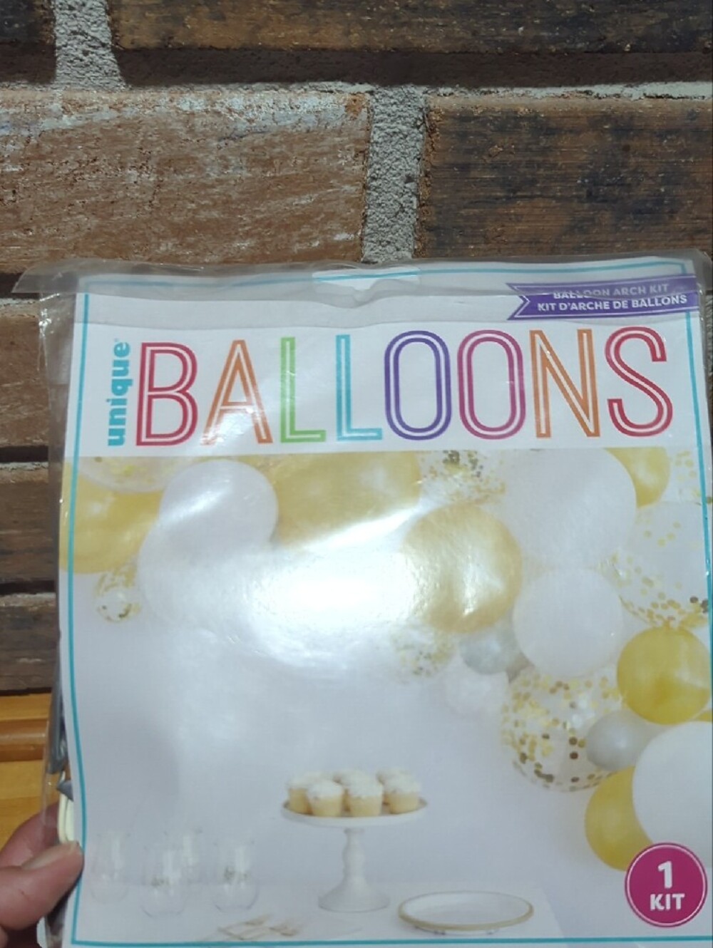 πβ¨ Gold & White Balloon Confetti Arch Kit β Elegant Party Decor Set β¨π - Picture 3 of 10